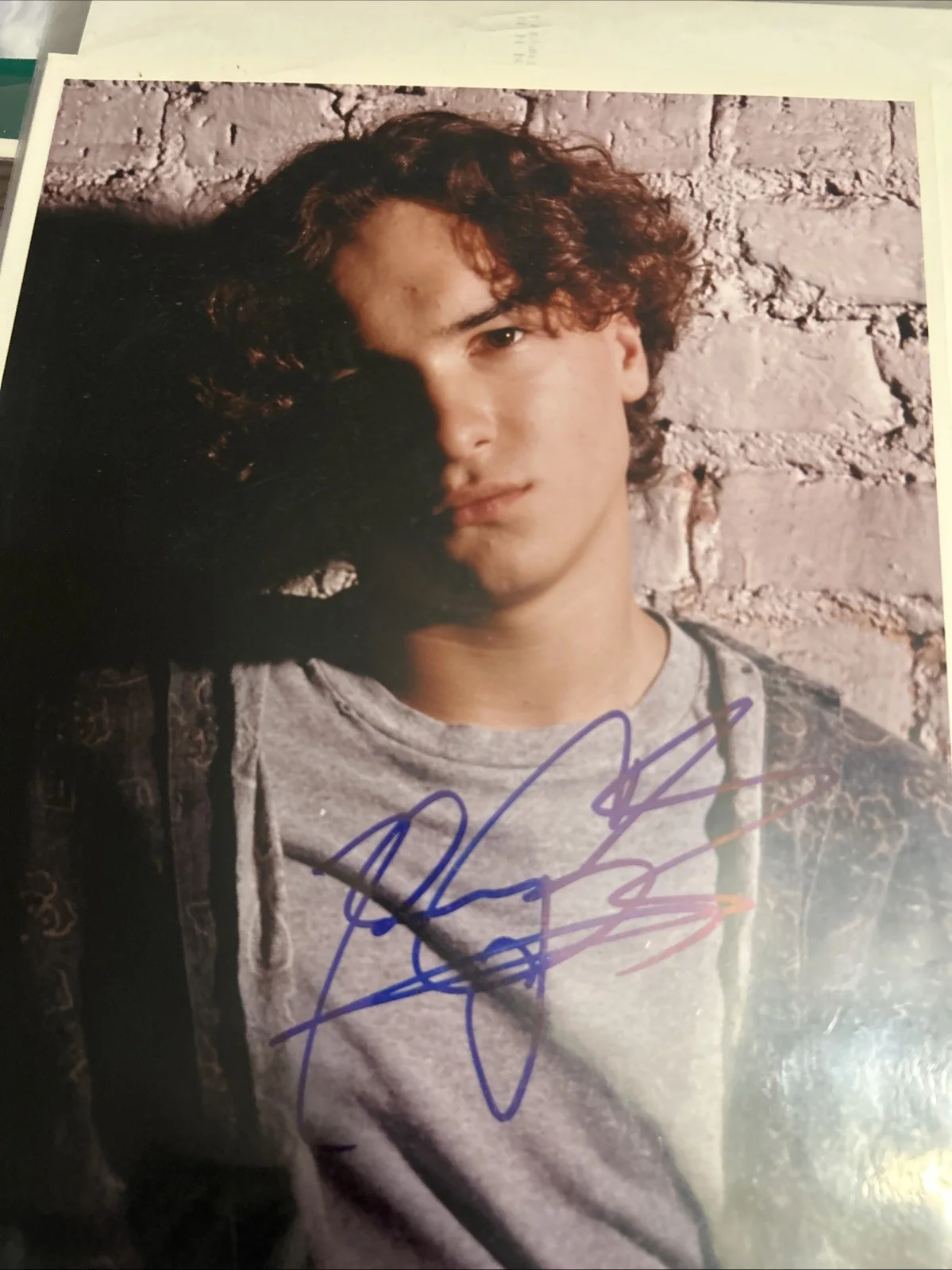Johnny Galecki — Johnny Galecki Autograph 8 X 10 Color Photo Authentic, image 4