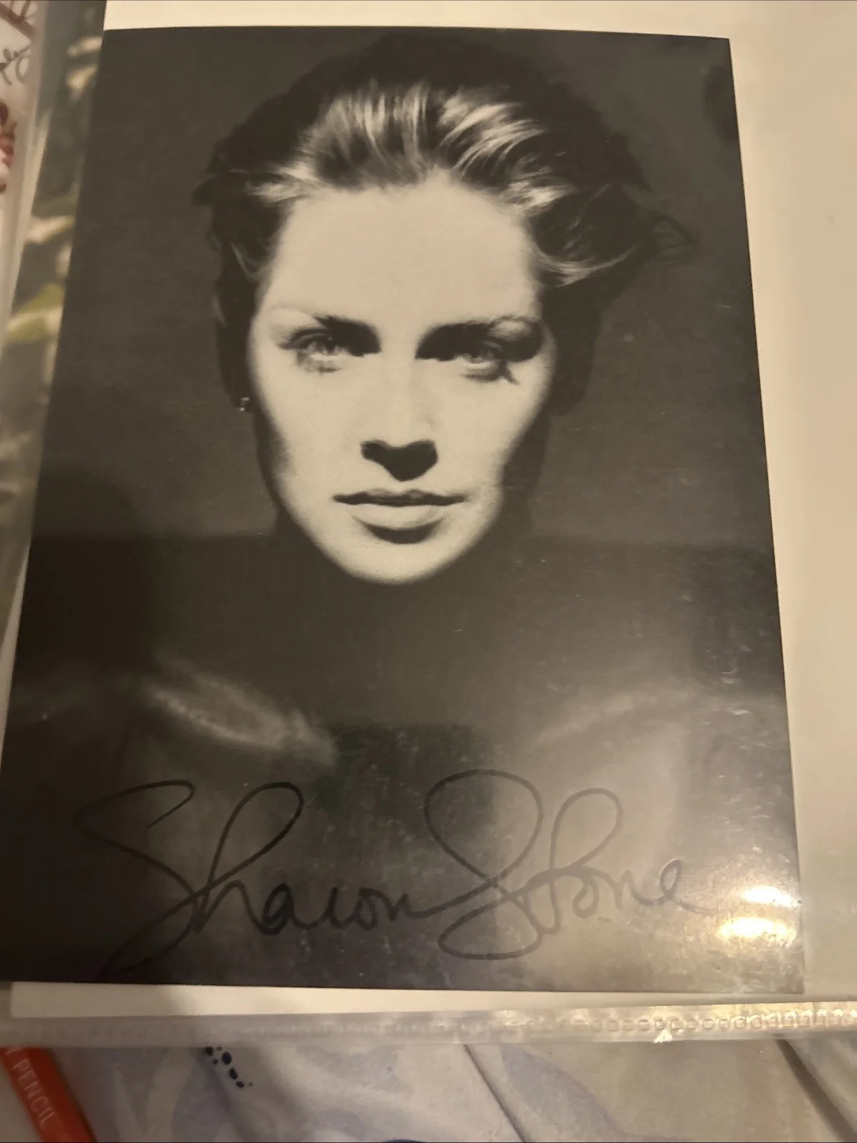 Sharon Stone — Sharon Stone Autographed 5 X 7 Black-And-White Photo, image 2