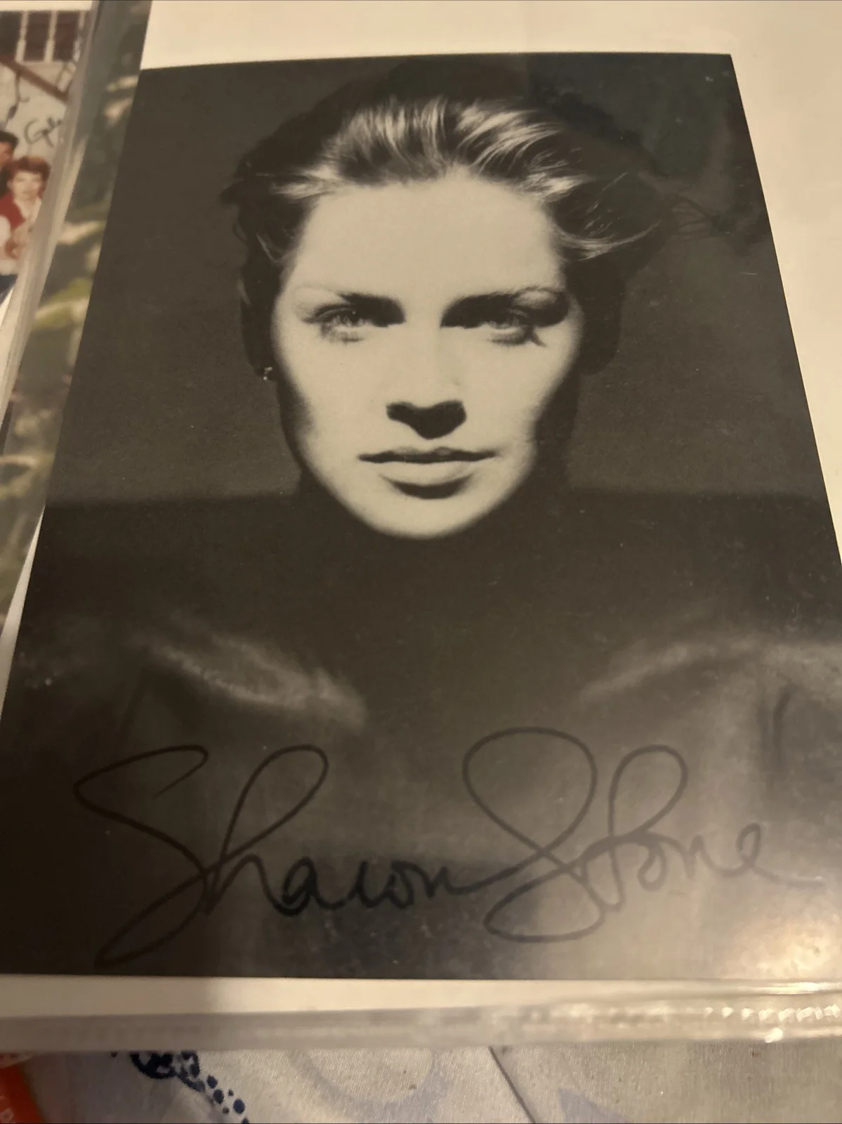 Sharon Stone — Sharon Stone Autographed 5 X 7 Black-And-White Photo, image 4