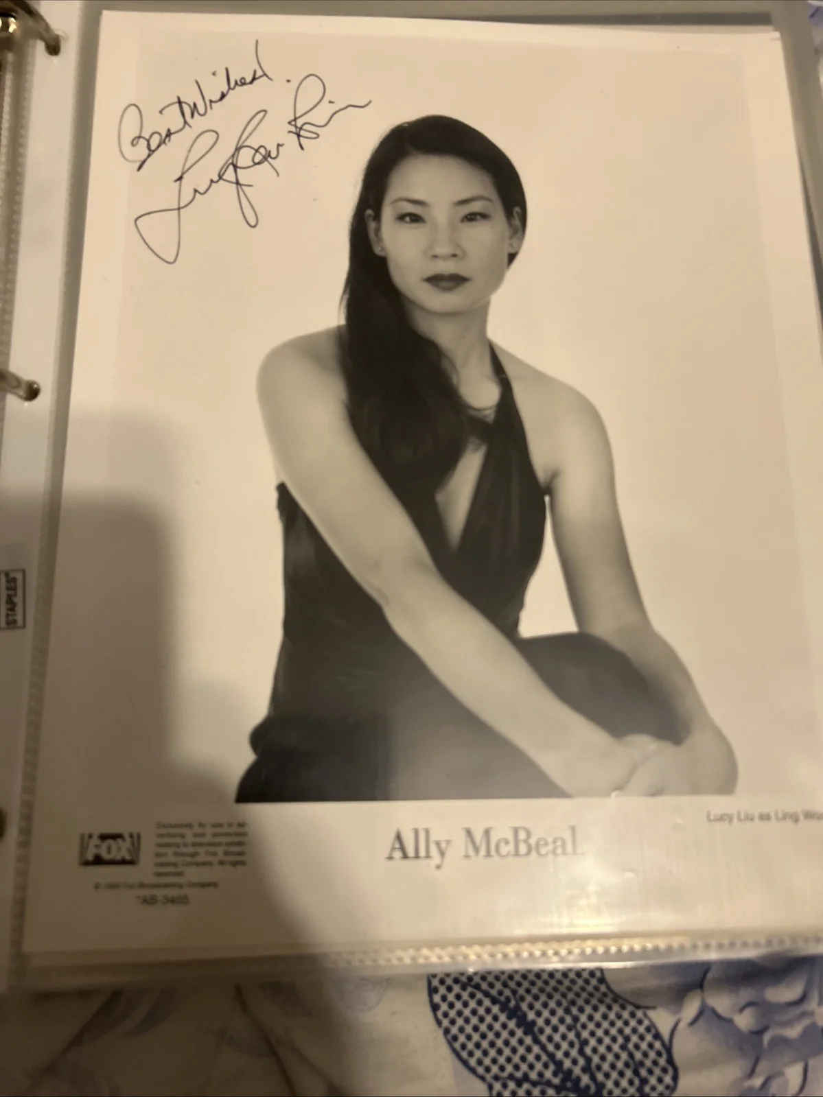 Lucy Liu — Lucy Liu Autographed 8 X 10 Black-And-White Photo Ally Mcbeal, изображение 2