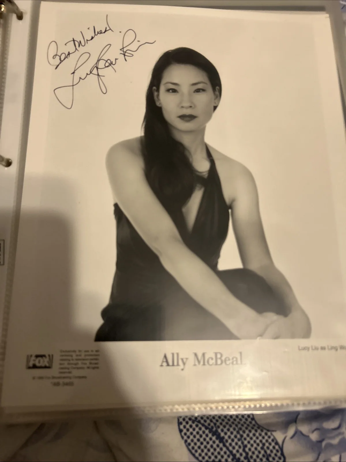 Lucy Liu — Lucy Liu Autographed 8 X 10 Black-And-White Photo Ally Mcbeal, изображение 3