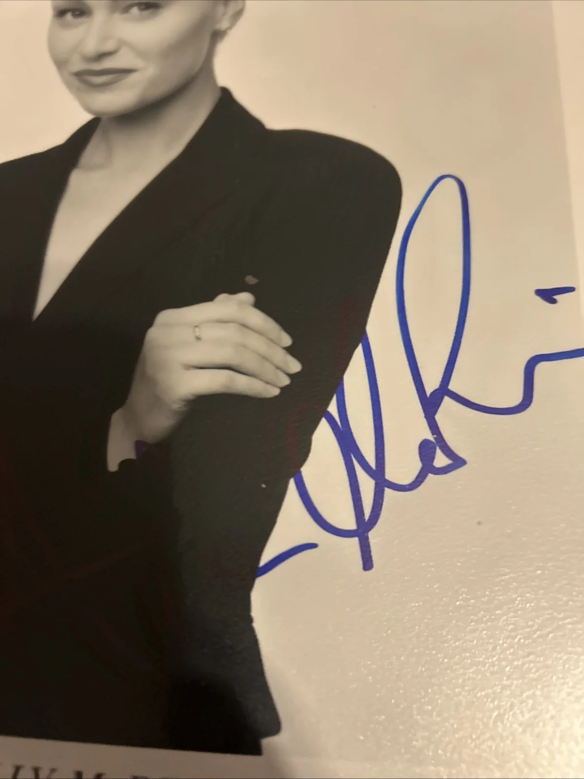 Porsche De Rossi — Portia De Rossi Autographed 8 X 10 Black-And-White Photo Ally Mcbeal, изображение 3