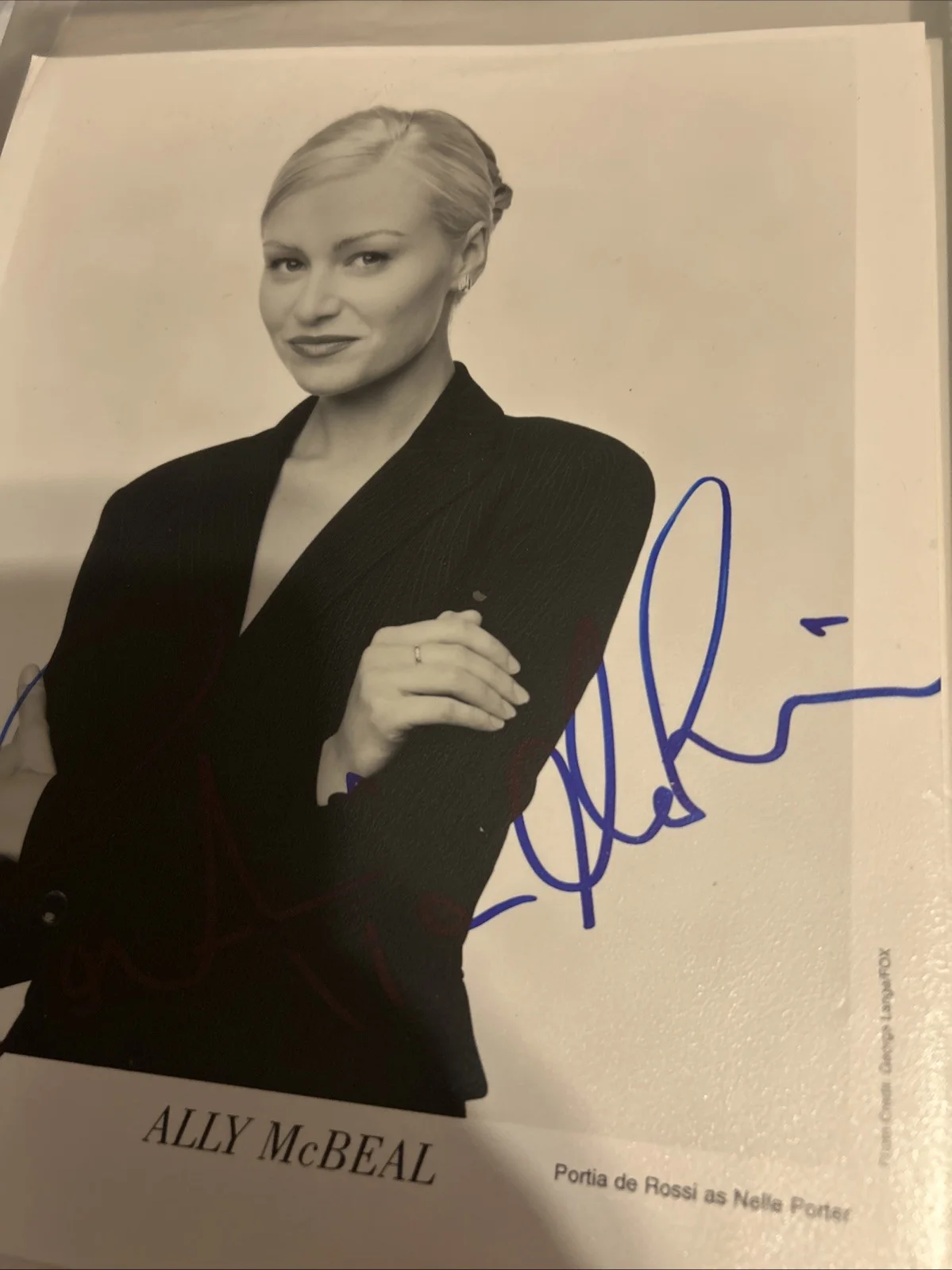 Porsche De Rossi — Portia De Rossi Autographed 8 X 10 Black-And-White Photo Ally Mcbeal, изображение 5