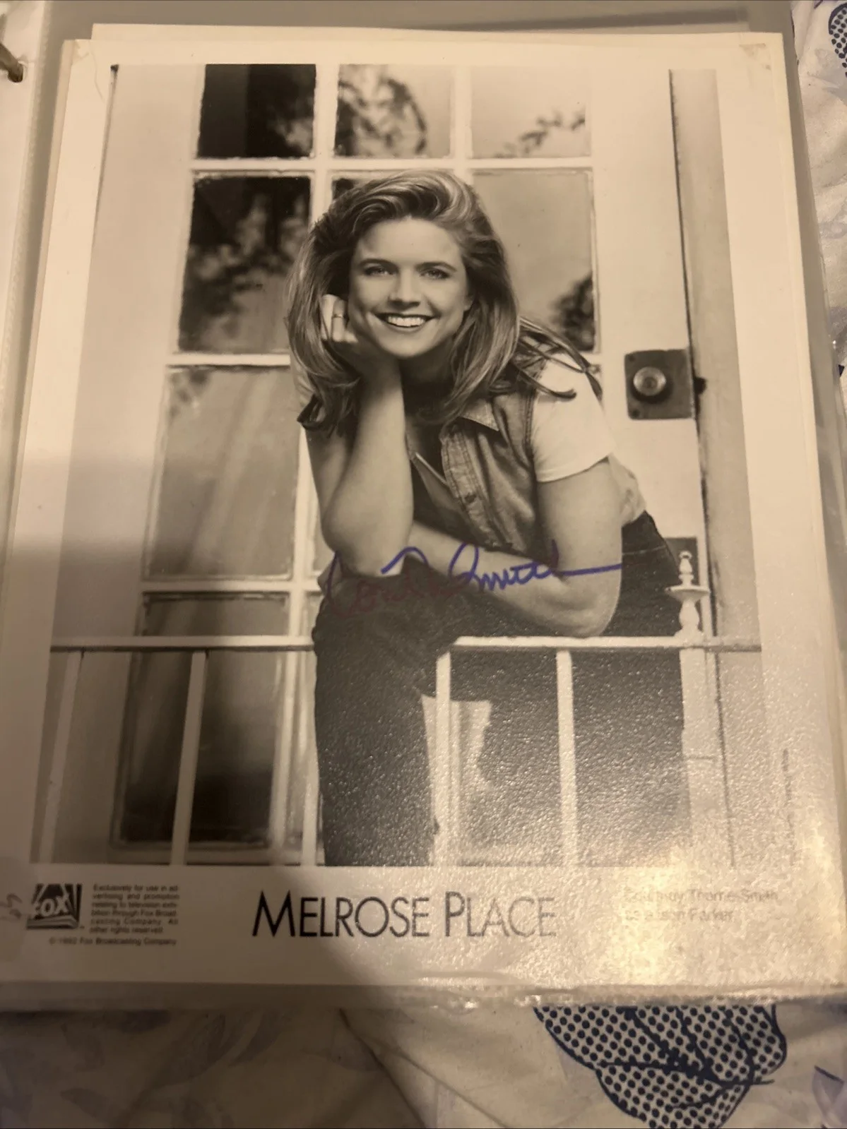 Courtney Thorne Smith — Courtney Thorne Smith Autographed 8 X 10 Black-And-White Photo Melrose Place, изображение 4