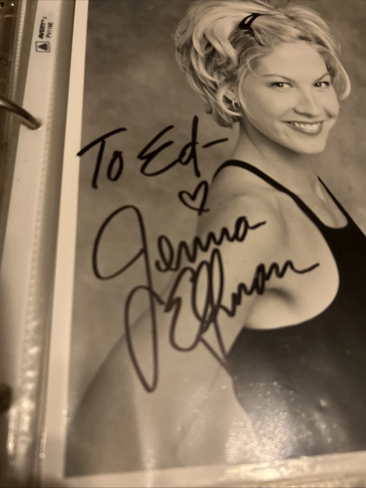 Jenna Elfman — Jenna Elfman Autographed 8x10 Black And White Photo, изображение 4