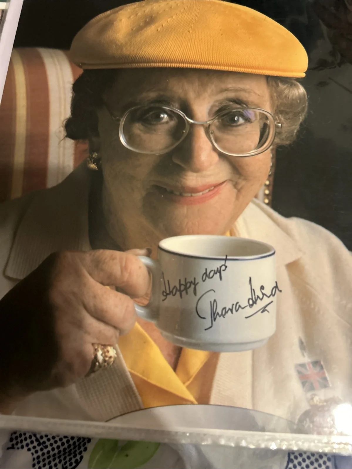 Thora Hird — Dame Thora Hird Autographed 8 X 10 Color Photo, image 2