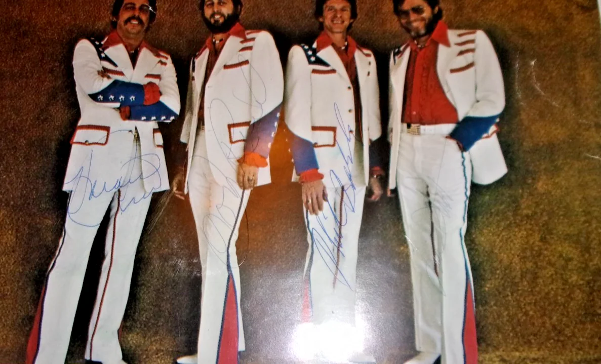 Vintage 1970s Statler Brothers signed 8x10 photo, изображение 2