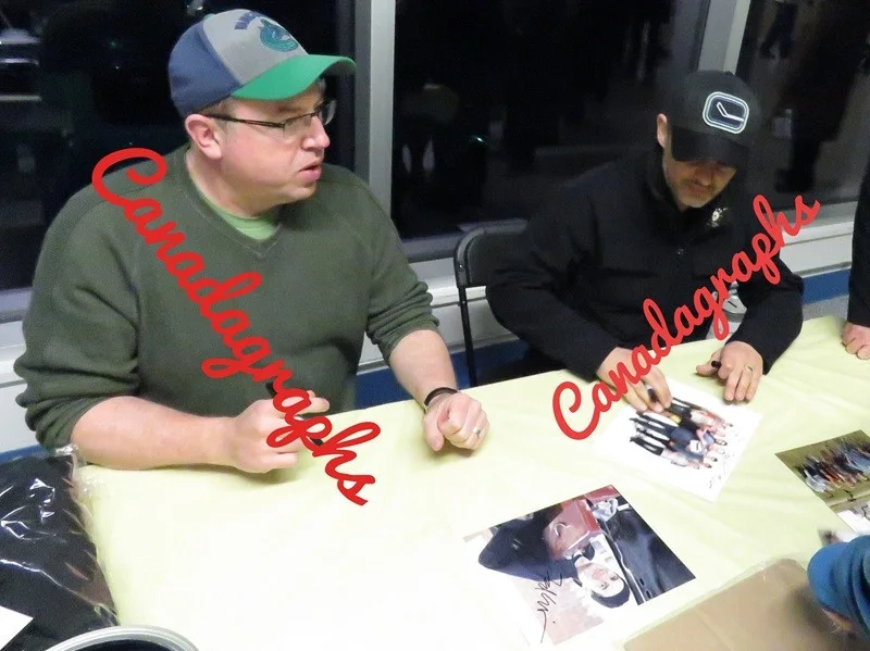 Brent Butt — Brent Butt signed officer B. Leroy Corner Gas 8x10 photo, изображение 2