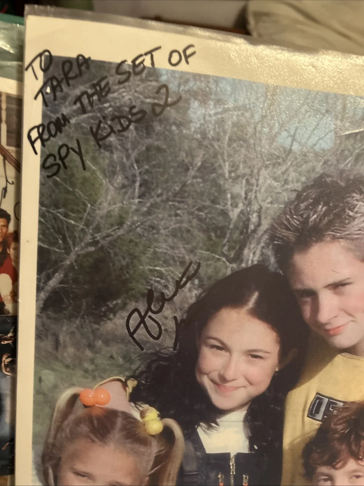 Alexis Pena Vega Emily Osment Daryl Sabara Matt Oleary — Spy Kids 2 Cast Autographed 8x10 Color Photo, изображение 2