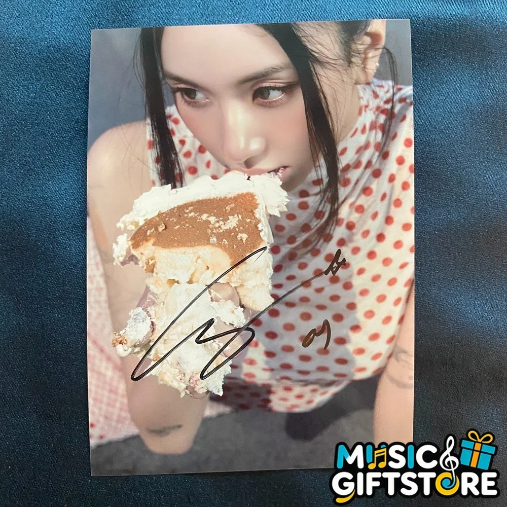TWICE Son Chae Young Autographed Signed Photo This is For 4*6 K-POP 2025 #MUGS, изображение 3
