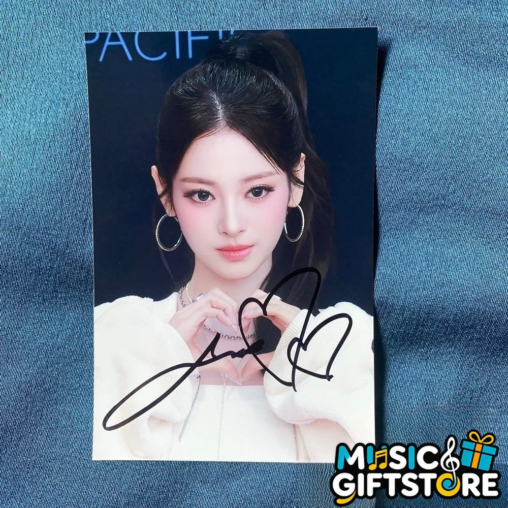 MEOVV ANNA AUTOGRAPHED SIGNED PHOTO K-POP COLLECTION 4*6 2025 #MUGS, image 3
