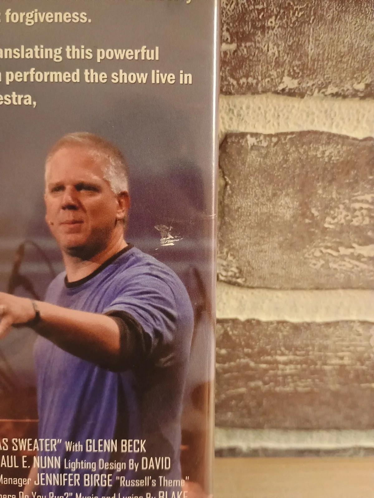 GLENN BECK — GLENN BECK THE CHRISTMAS SWEATER SIGNED DVD # 131 of 3000, image 3