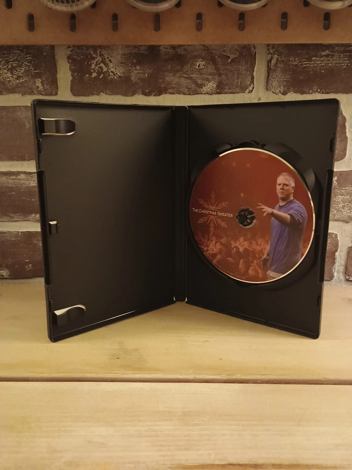 GLENN BECK — GLENN BECK THE CHRISTMAS SWEATER SIGNED DVD # 131 of 3000, image 4
