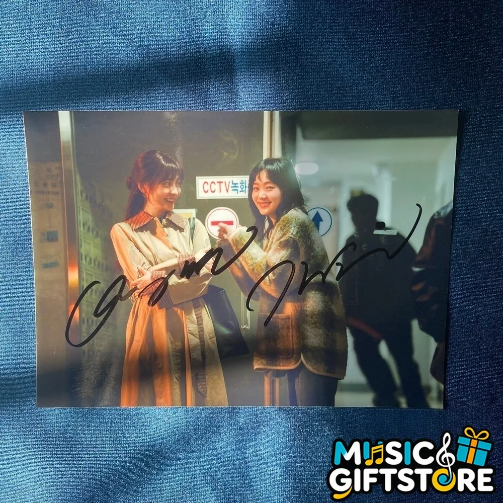 You and Everything Else Kim Go Eun Park Ji Hyun Autographed Group Photo 2025 #MU, изображение 2