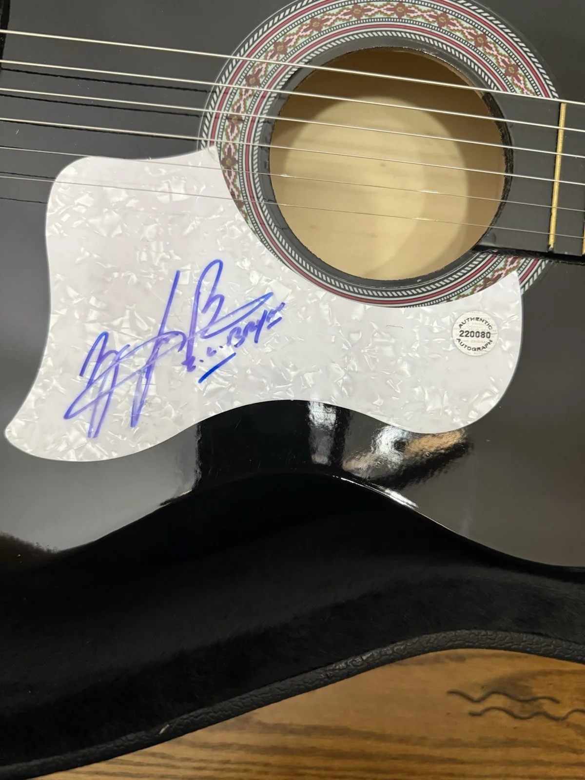 Zach Bryan Signed Autographed Acoustic Guitar w/ GFA And Picture Proof, изображение 2