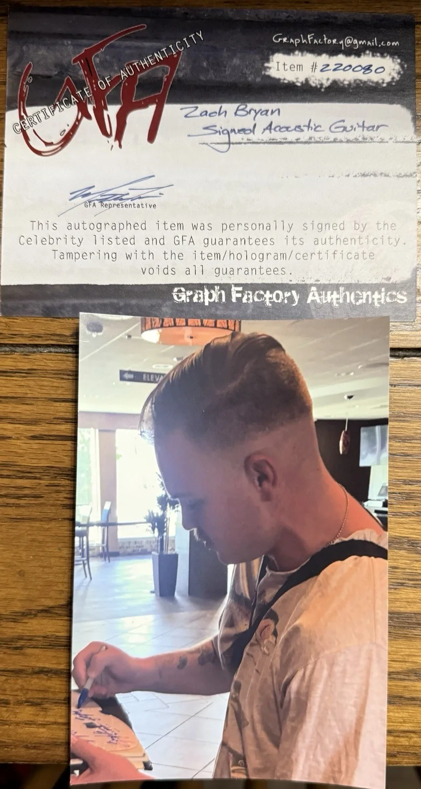 Zach Bryan Signed Autographed Acoustic Guitar w/ GFA And Picture Proof, изображение 3
