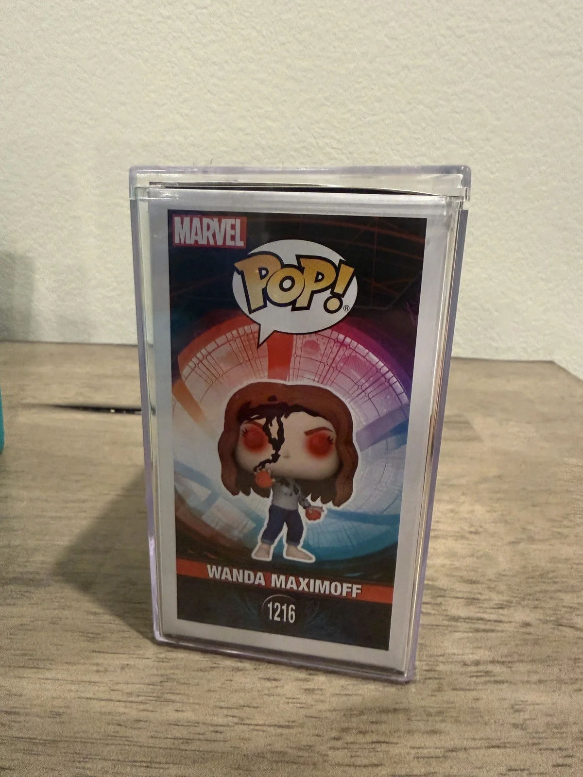 Elizabeth Olsen — Elizabeth Olsen Signed Scarlet Witch Red Eyes Funko w/Wanda Maximoff inscription, изображение 4