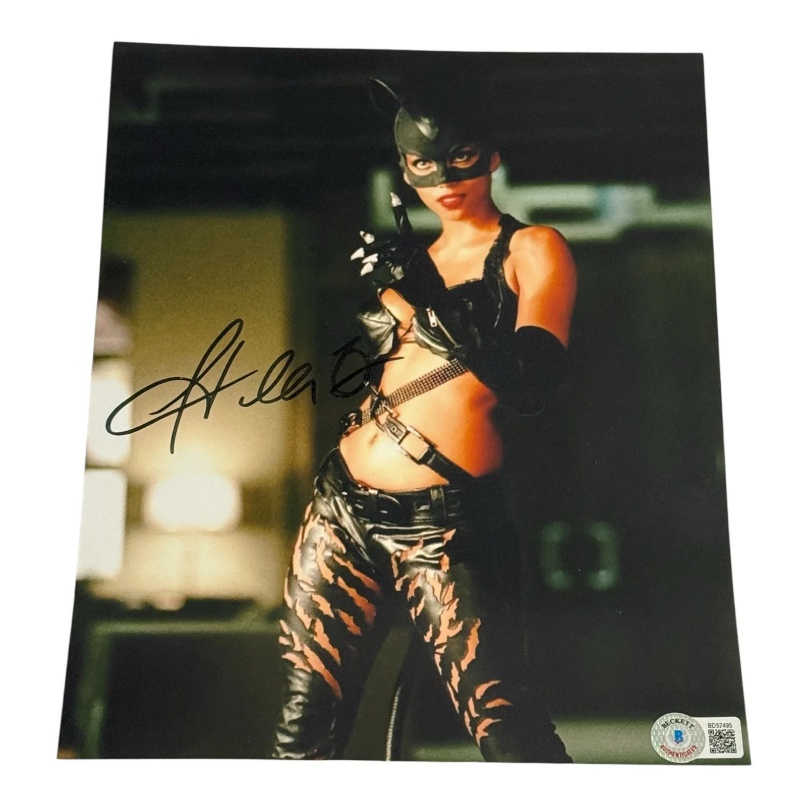 Halle Berry — Halle Berry Signed Photo Cat Woman 8x10 Beckett BAS Certified Autographed Marvel