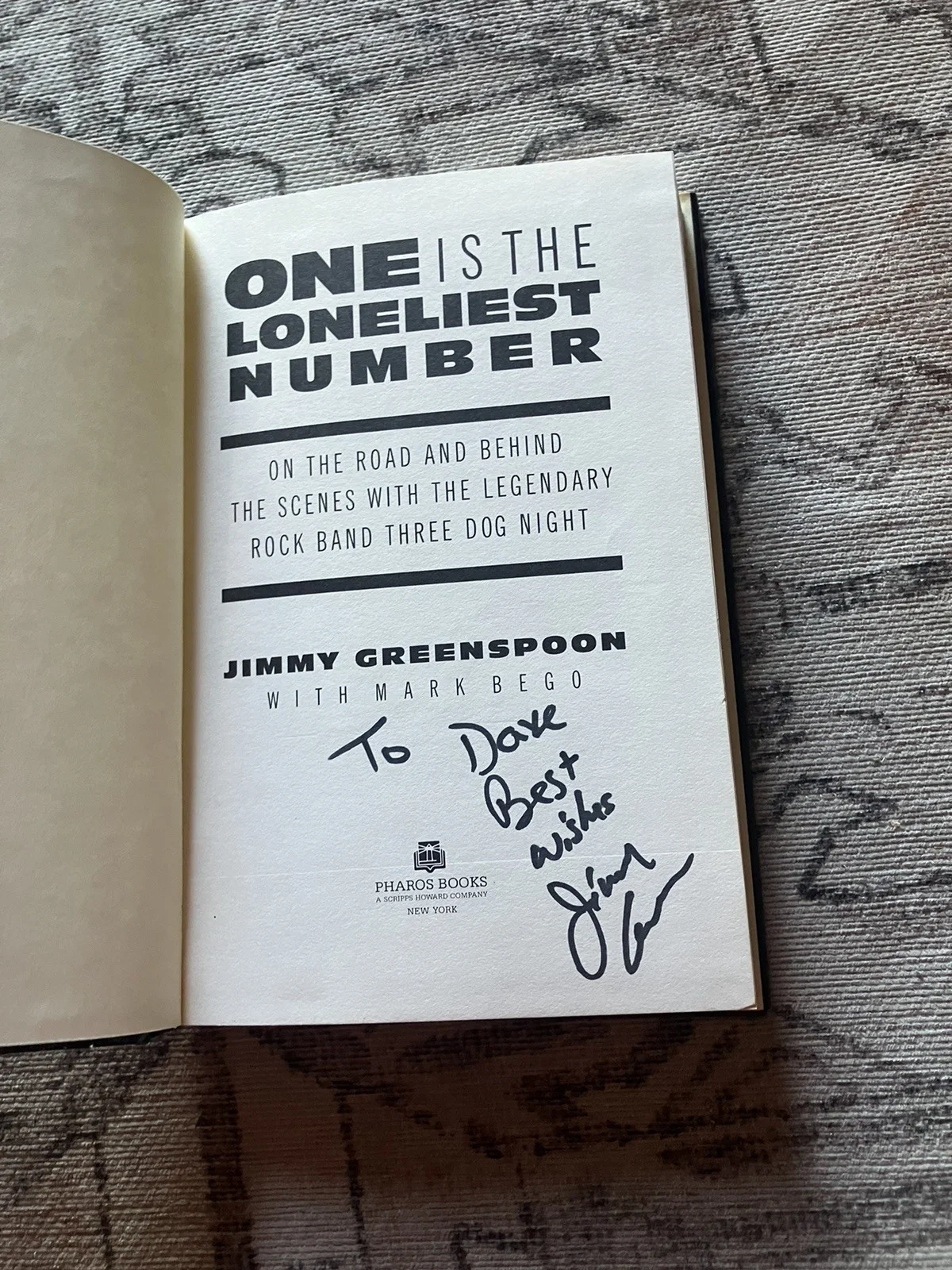 THREE DOG NIGHT SIGNED BOOK - JIMMY GREENSPOON, DANNY WELLS, CORY HUTTON, изображение 3