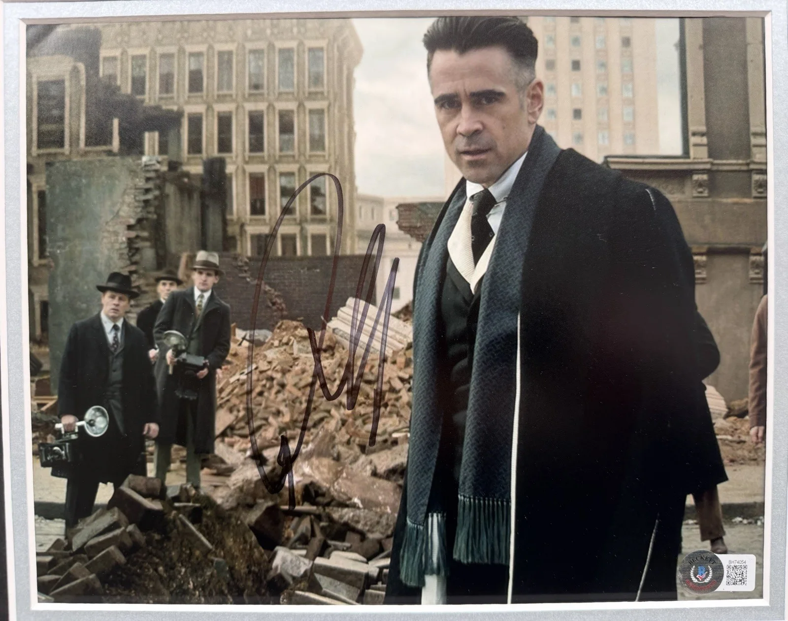 Colin Farrell “Percival Graves” Fantastic Beasts Signed Framed 16” X 12” Display, image 3
