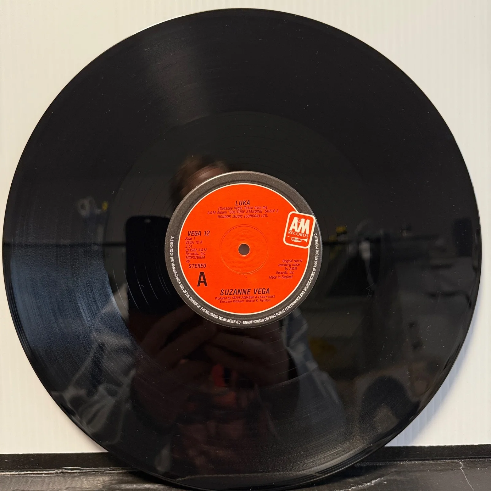 AUTOGRAPHED - SUZANNE VEGA "Luka + 2" UK PICTURE SLEEVE 12" vinyl AUTOGRAPHED, изображение 4