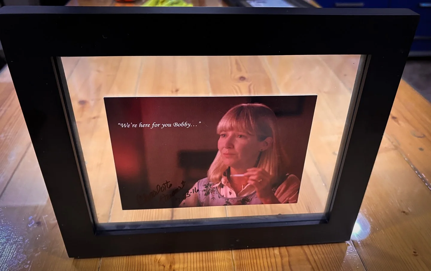 CHARLOTTE STEWART — CHARLOTTE STEWART Signed autograph. Twin Peaks, Tremors. Framed, изображение 3