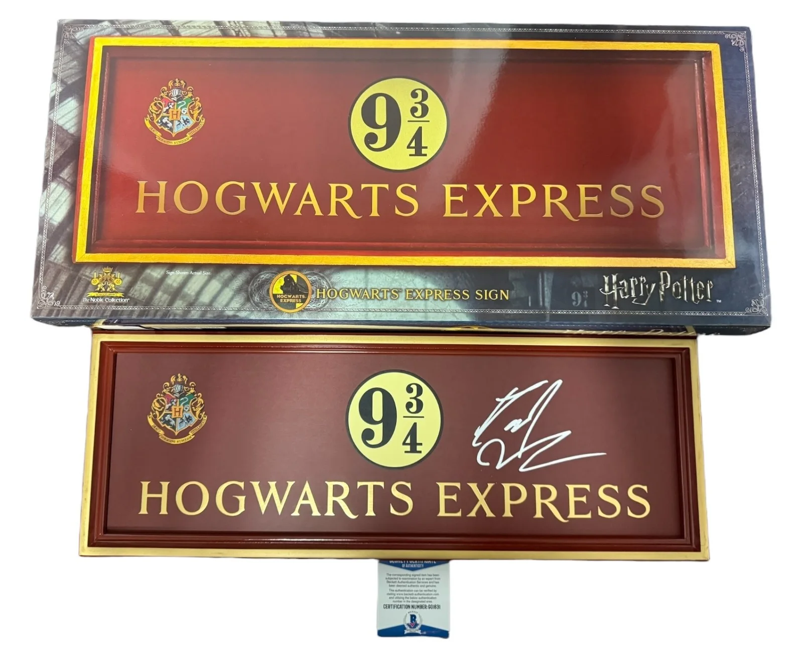 DANIEL RADCLIFFE — DANIEL RADCLIFFE SIGNED HARRY POTTER HOGWARTS EXPRESS TRAIN PLATFORM SIGN BAS, image 2