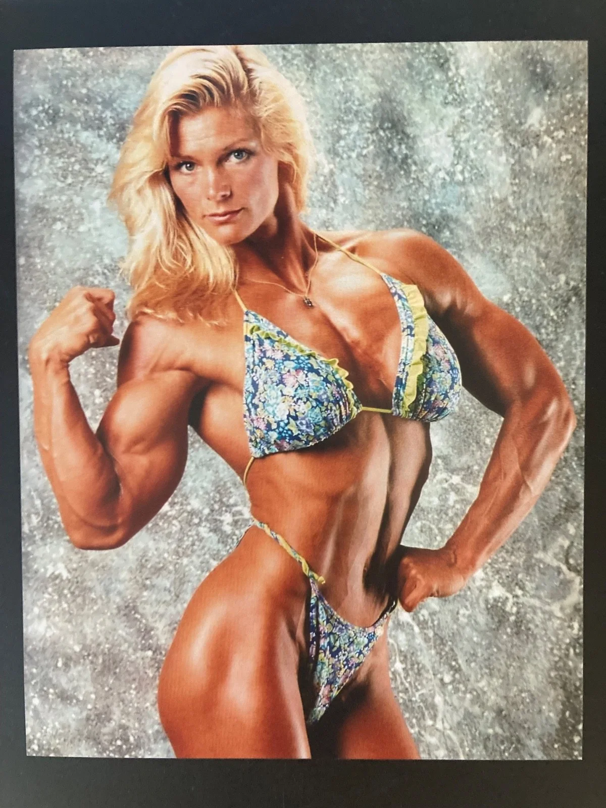 8 x 10 autographed color photo of Raye Hollitt, former AG Zap!, изображение 5