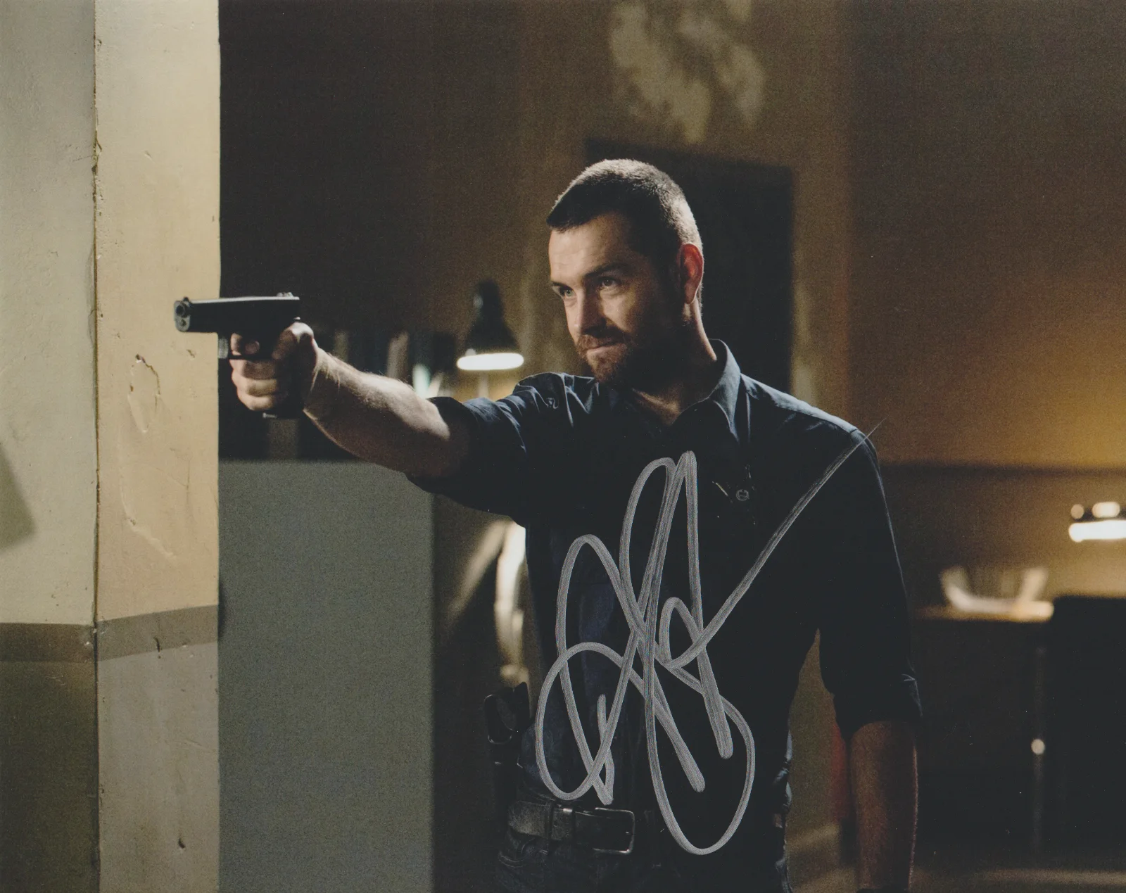 ANTONY STARR — ANTONY STARR BANSHEE SIGNED 10X8 COLOR PHOTO AUTOGRAPH LUCAS HOOD