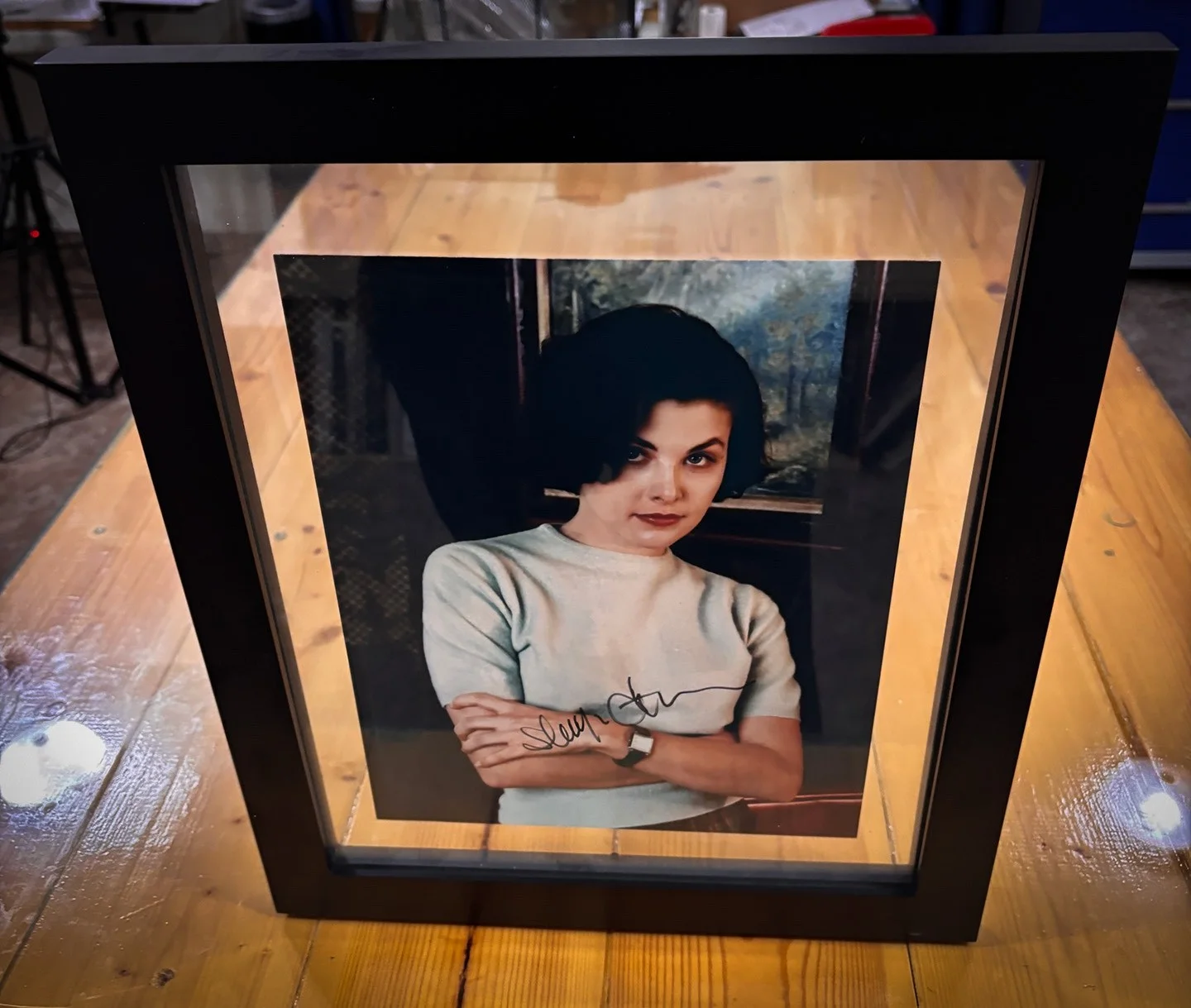 Sherilyn Fenn — Sherilyn Fenn. Twin Peaks. Autographed signed photo. Framed. Audrey Horne, изображение 3