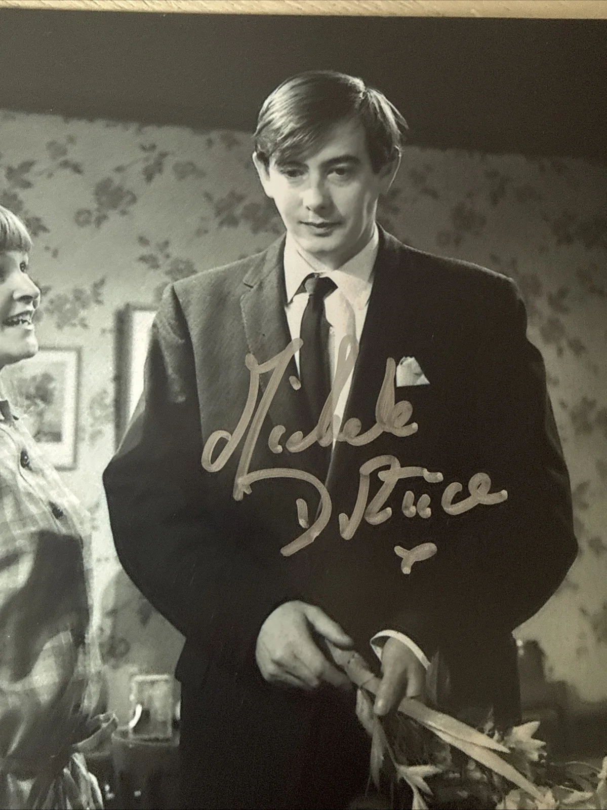 Michele Dotrice Derek Fowlds Signed Photo The Sad Smile of the Mona Lisa 1965, изображение 2