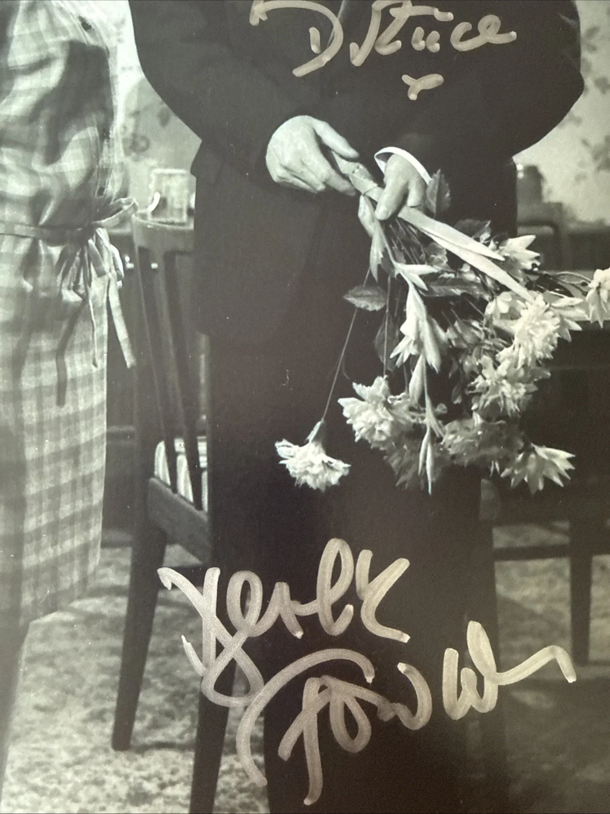 Michele Dotrice Derek Fowlds Signed Photo The Sad Smile of the Mona Lisa 1965, изображение 3