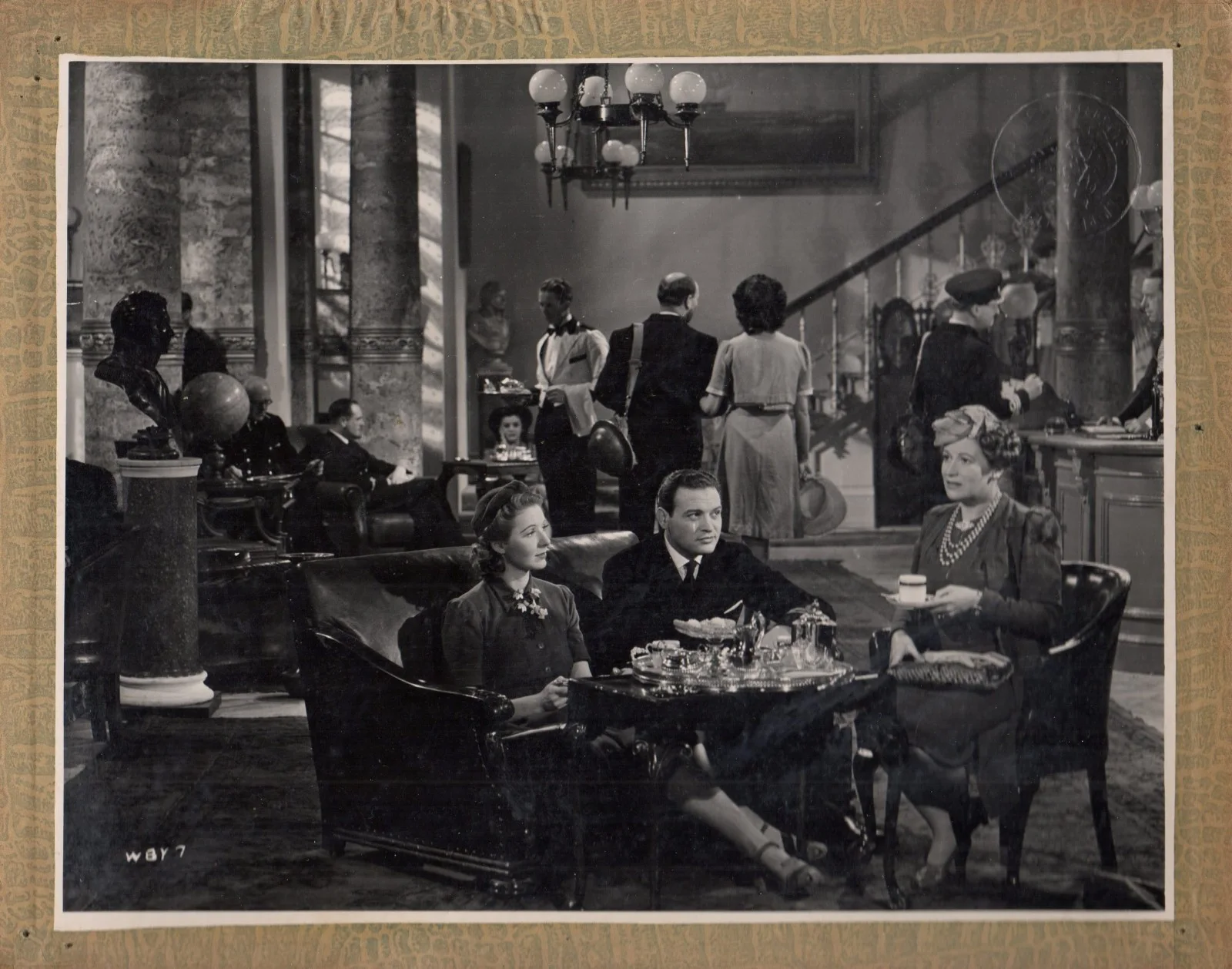 I’LL WALK BESIDE YOU 1943 Richard Bird, Lesley Brook, Percy Marmont 9 STILLS, image 4