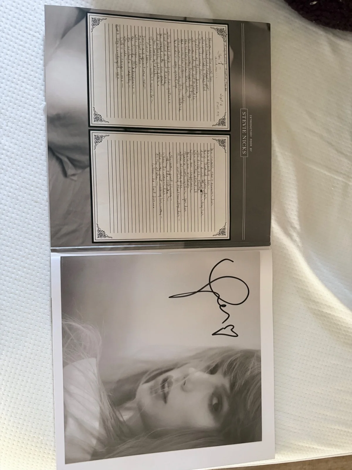 Taylor Swift SIGNED Vinyl The Tortured Poets Department TTPD Autograph w/ Heart, изображение 2