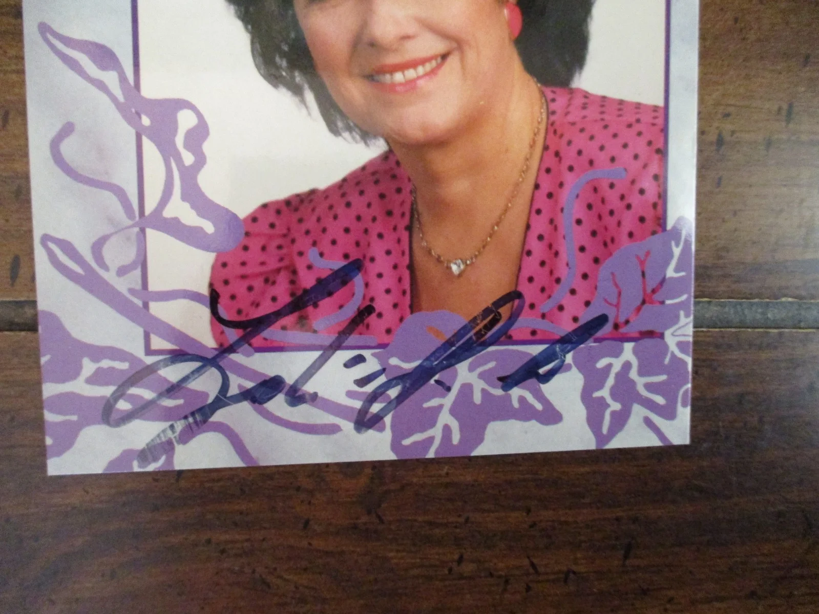 LYDIA HUBER (Singer & Radio Host) Signed 4 x 6 Glossy Color Photo/Card, изображение 2