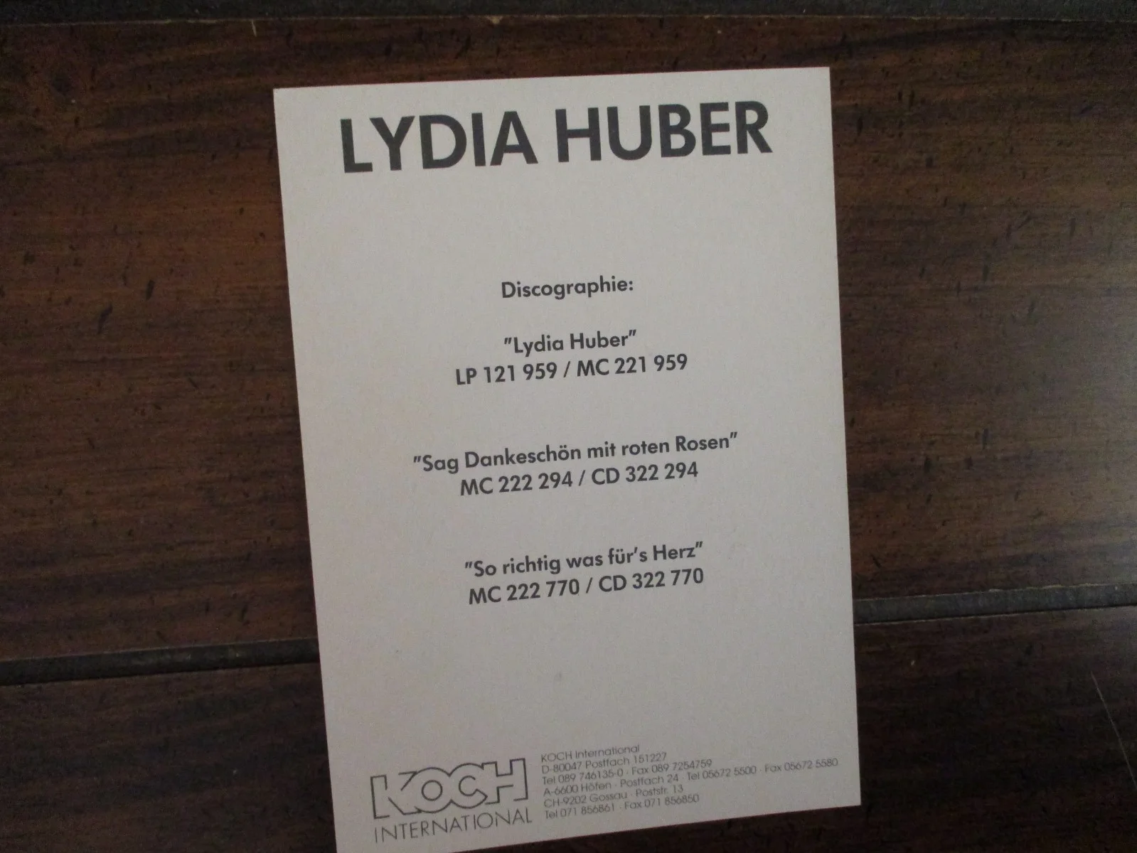 LYDIA HUBER (Singer & Radio Host) Signed 4 x 6 Glossy Color Photo/Card, изображение 3