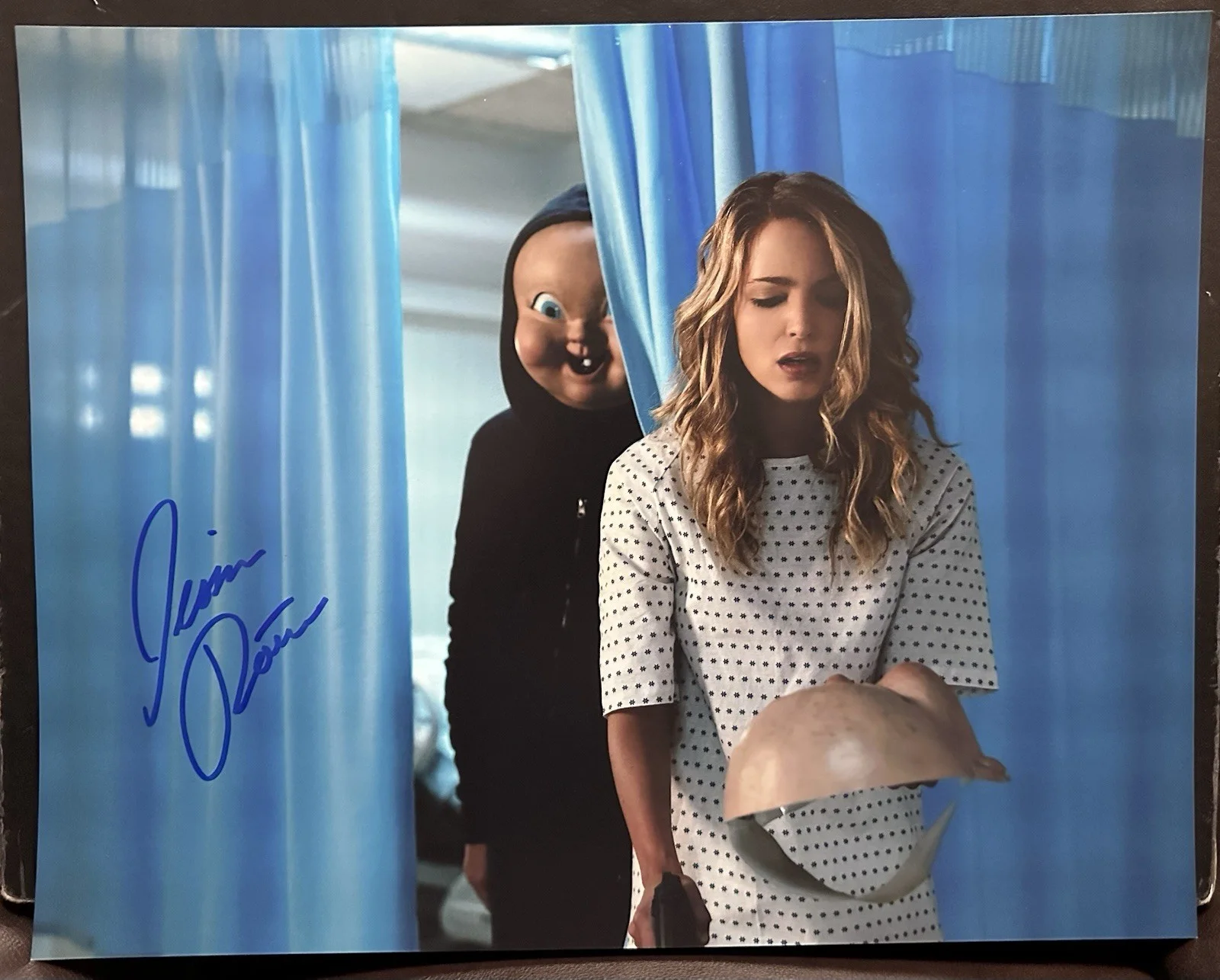 Jessica Rothe — Jessica Rothe Autographed Happy Death Day 11x14 Photograph !