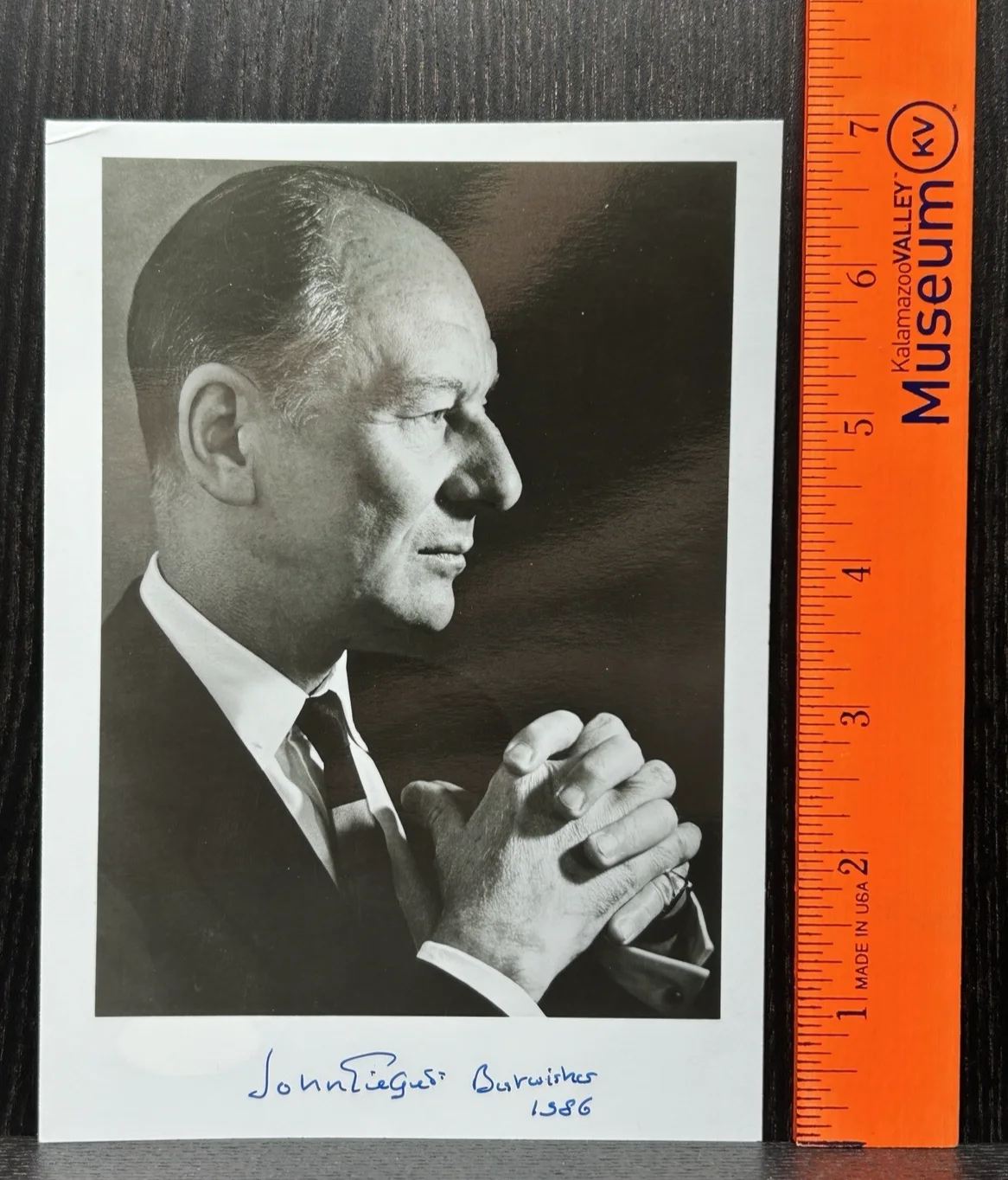 John Gielgud — SIR JOHN GIELGUD HAND SIGNED PHOTO * JSA COA English Actor Autograph * ARTHUR, image 2