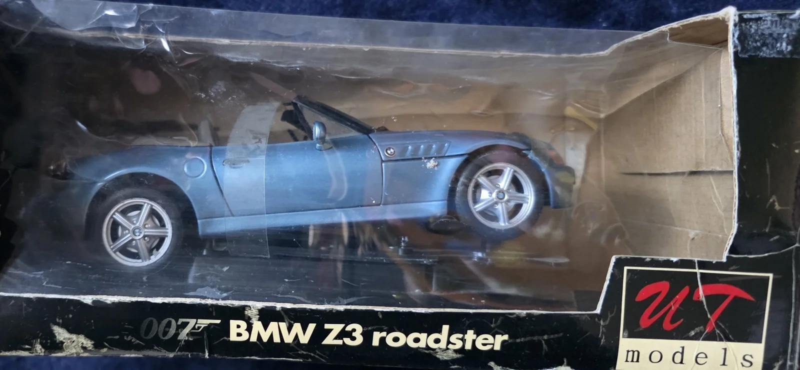 UT Models James Bond BMW Z3 1:18 scale model from the movie Goldeneye Die Cast, изображение 4