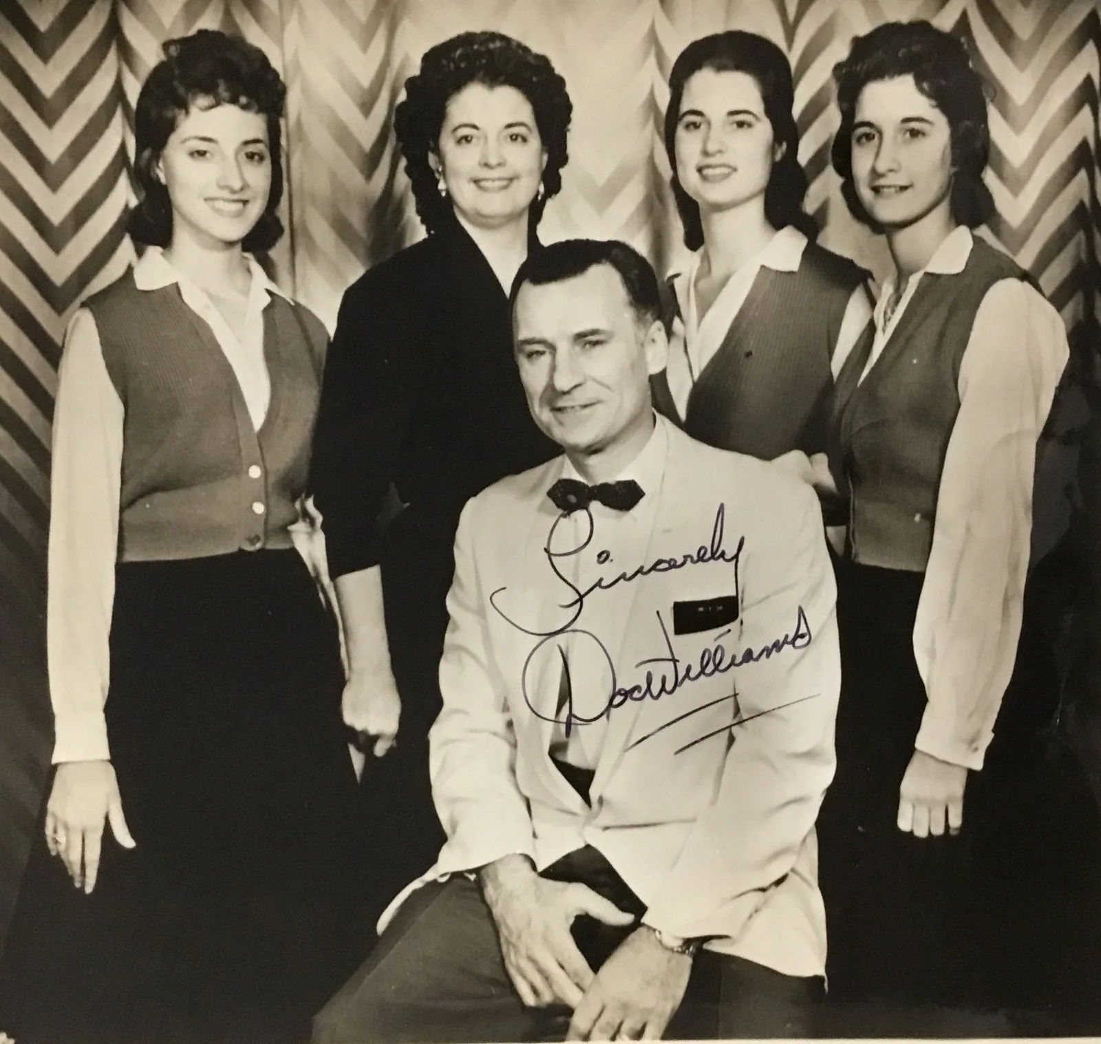 Doc Williams — Doc Williams and Family Signed 8x10 Black & White Photograph, изображение 2