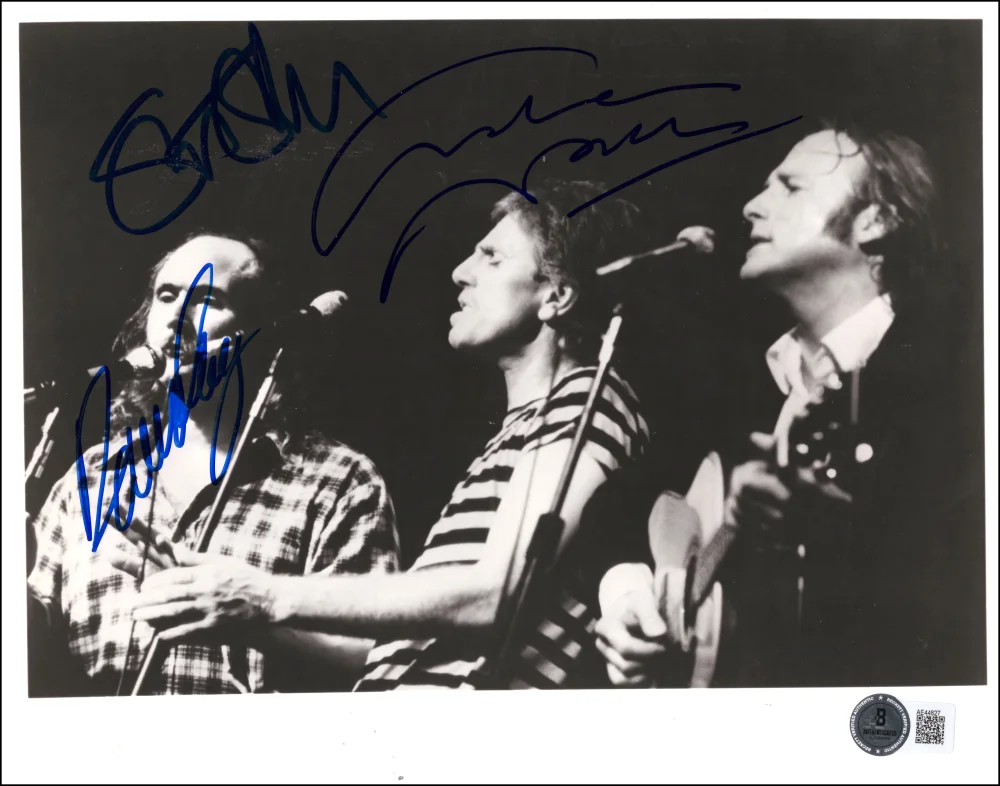 David Crosby, Graham Nash, Stephen Stills — David Crosby Stephen Stills Graham Nash Signed Autograph 8x10 Photo Beckett COA