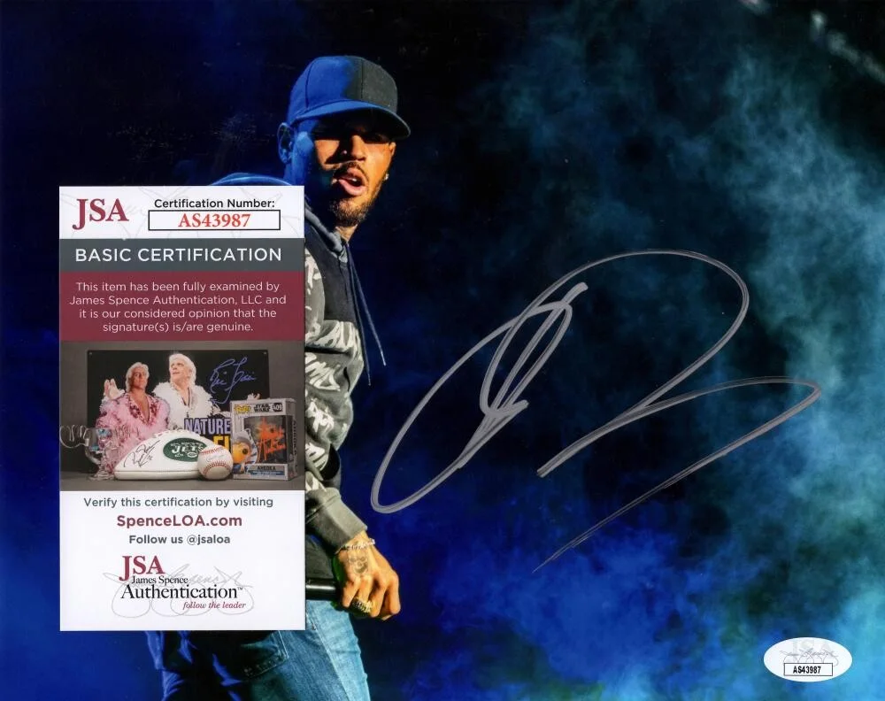 Chris Brown — Chris Brown Signed Autograph 8x10 Photo - Run It Forever Kiss Kiss Singer w/ JSA, изображение 2