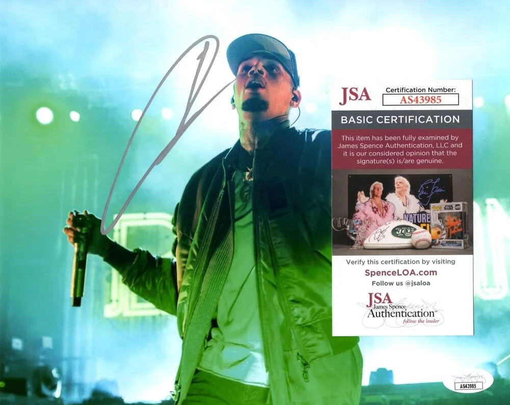 Chris Brown — Chris Brown Signed Autograph 8x10 Photo - Hip-Hop R&B Icon w/ JSA COA, изображение 2