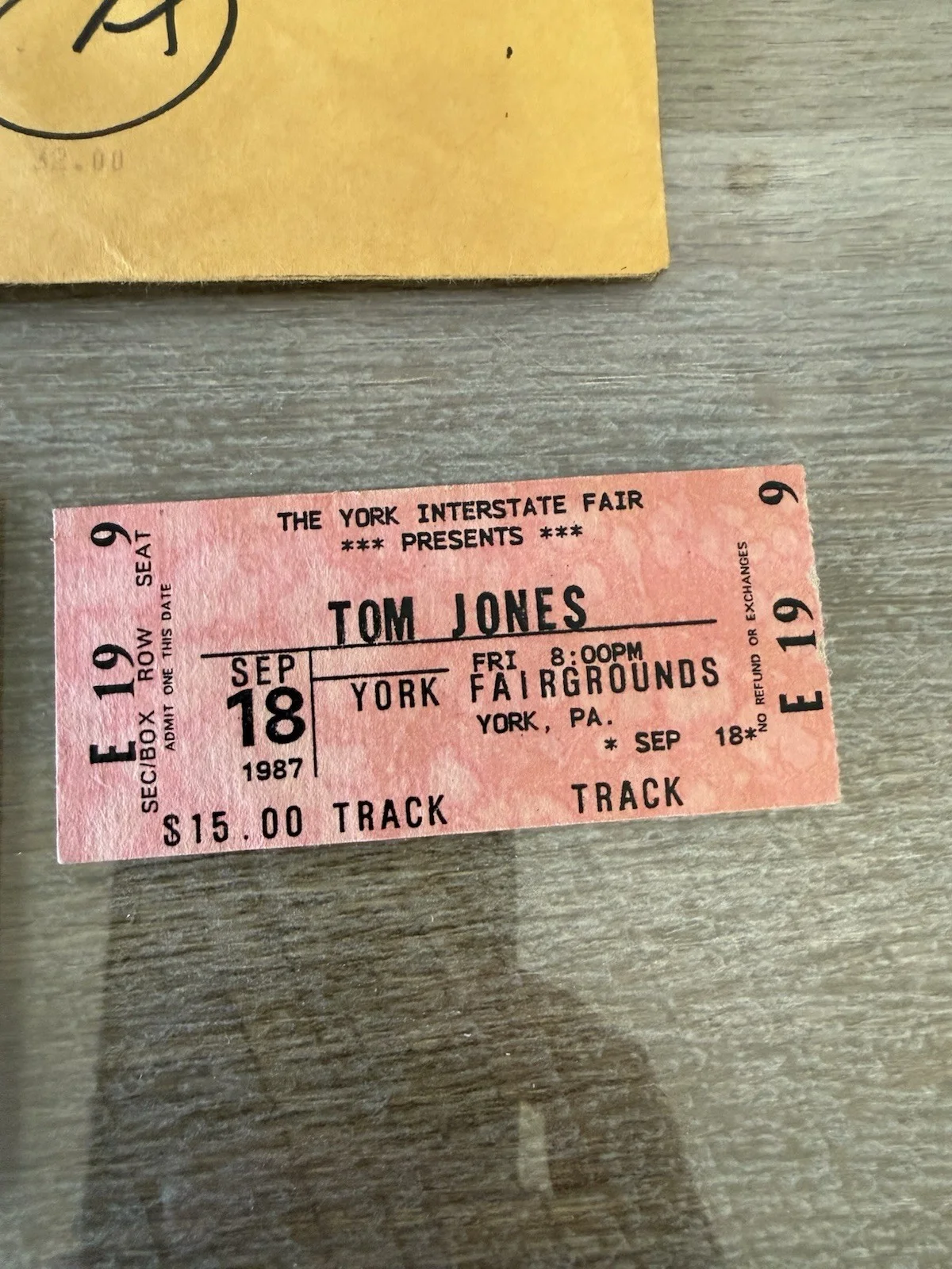 TOM JONES ~ Hand Signed ~ Autographed Receipt & Stub From 1987 ~ York PA Concert, image 4