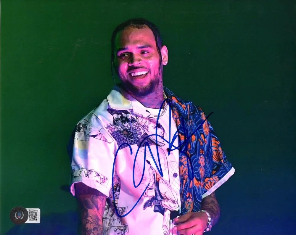 Chris Brown — Chris Brown Signed Autograph 8x10 Photo - Exclusive Fortune X w/ Beckett COA
