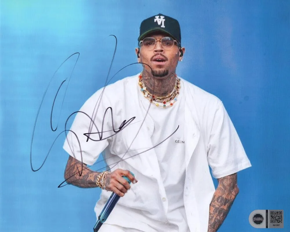Chris Brown — Chris Brown Signed Autograph 8x10 Photo Photograph - Breezy w/ SWAU COA