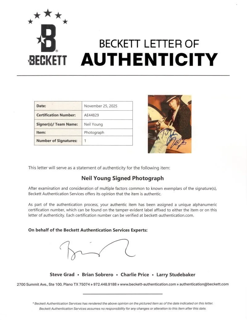 Neil Young — Neil Young CSNY Signed Autograph 8x10 Photo - Crosby Stills Nash w/ Beckett COA, изображение 2