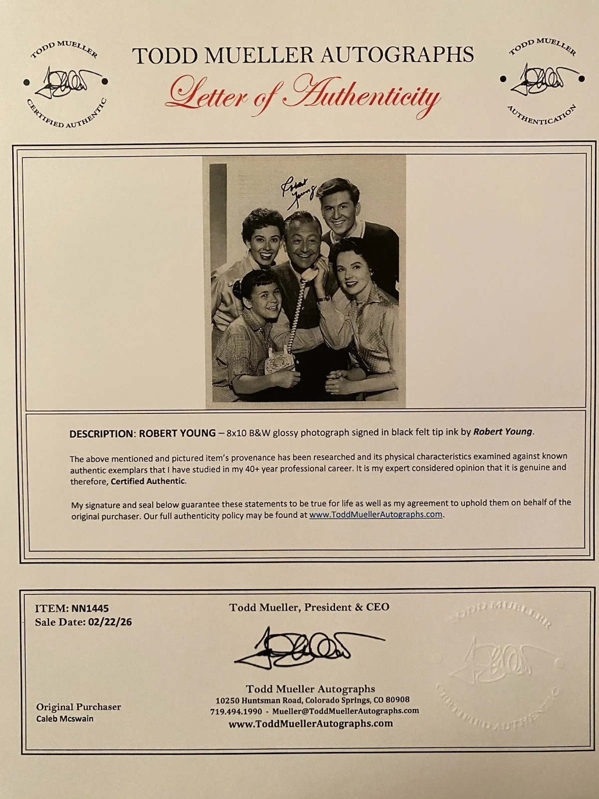 Robert Young — Robert Young Signed Autographed Father Knows Best Photo With COA, image 5