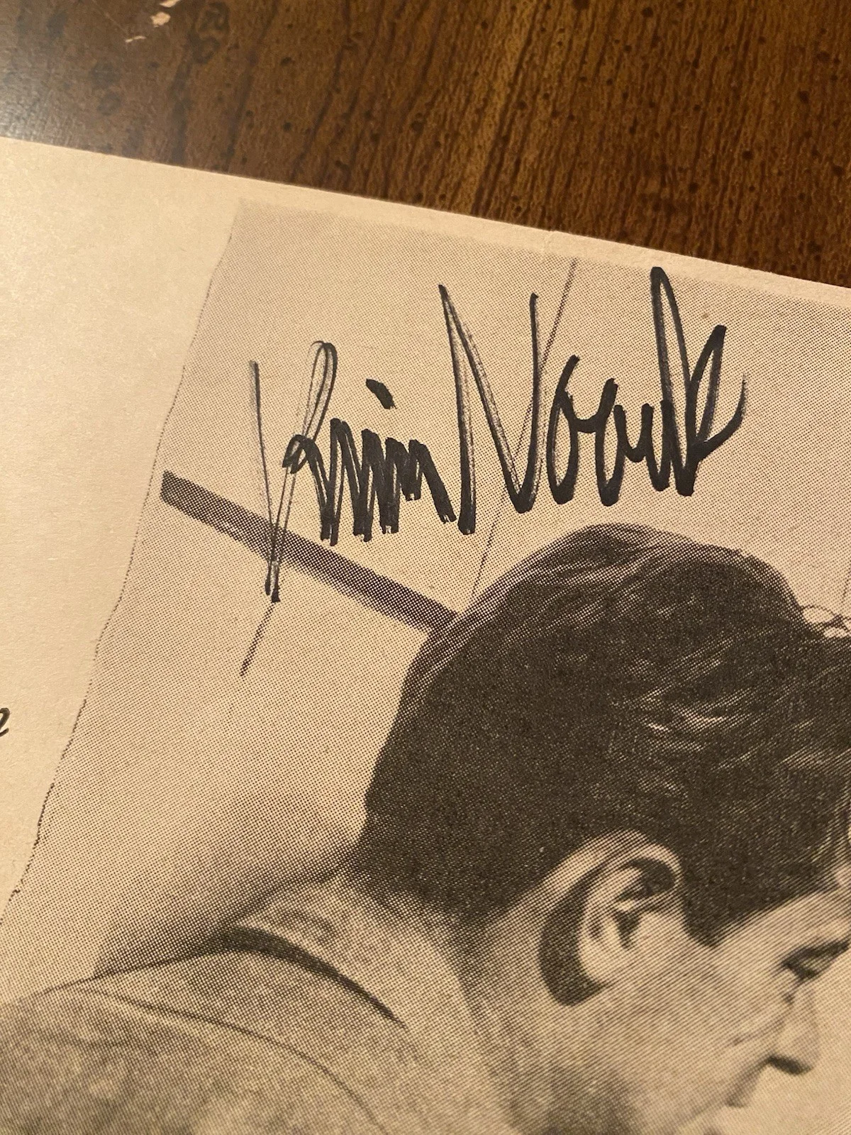 Kim Novak — Kim Novak Signed Autographed Vintage Ad With COA Picnic, изображение 3
