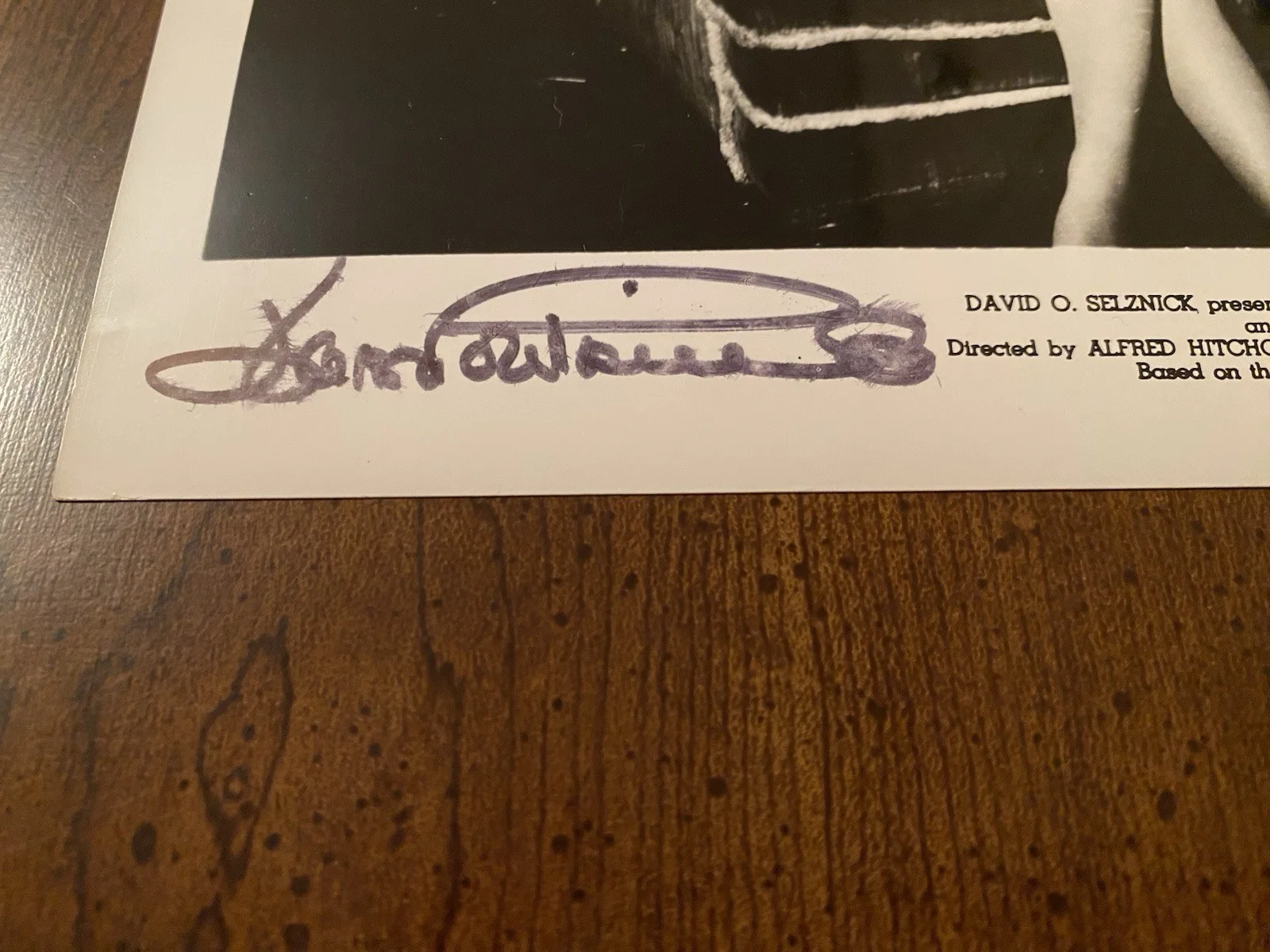 Joan Fontaine — Joan Fontaine Signed Autographed 10x8 Photo With COA Alfred Hitchcock’s Rebecca, изображение 3